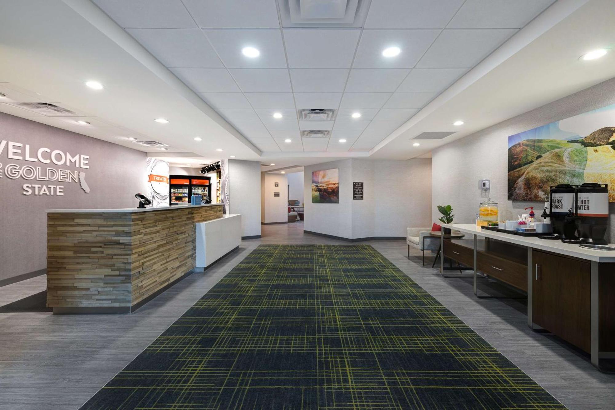 Hampton Inn & Suites מרינה מראה חיצוני תמונה