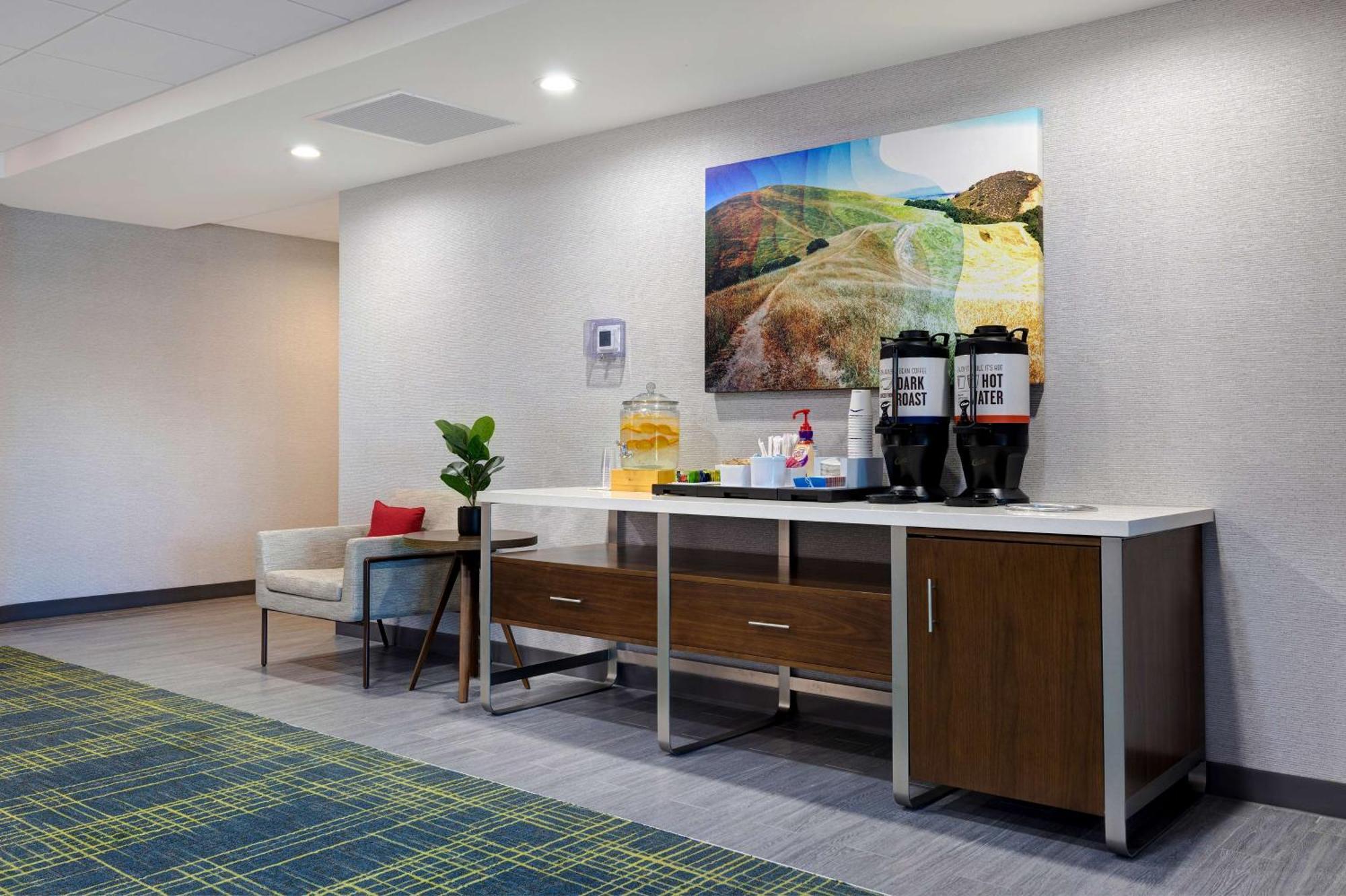 Hampton Inn & Suites מרינה מראה חיצוני תמונה